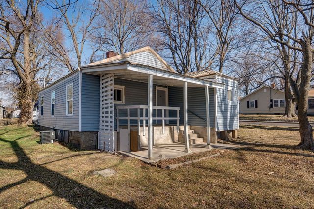 800 W Della Street, Springfield, MO 65803