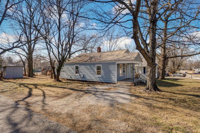 800 W Della Street, Springfield, MO 65803