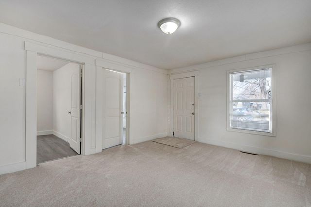 800 W Della Street, Springfield, MO 65803