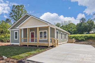 144 Peyton Elaine Road, Clyde, NC 28721