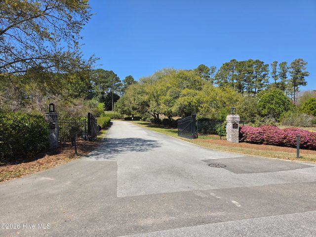 3 Barnes Bluff Drive SE, Southport, NC 28461
