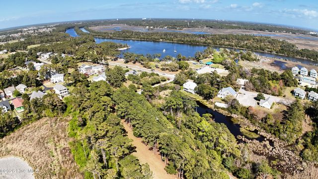 3 Barnes Bluff Drive SE, Southport, NC 28461