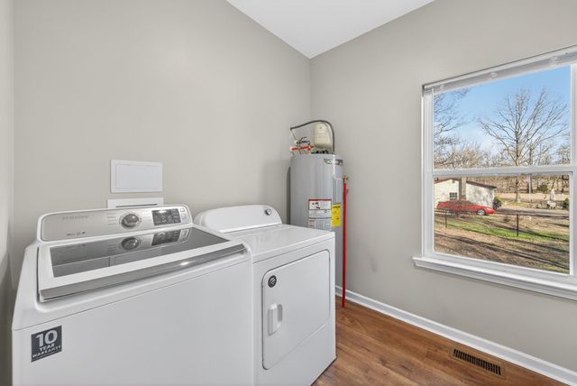 120 Melrose St, Mc Ewen, TN 37101