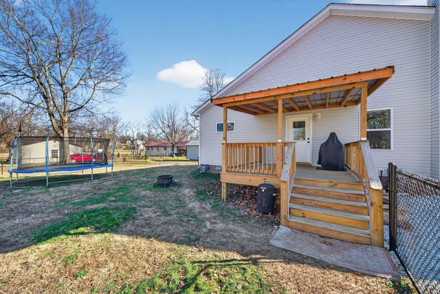 120 Melrose St, Mc Ewen, TN 37101