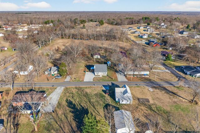 120 Melrose St, Mc Ewen, TN 37101