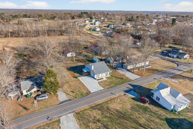 120 Melrose St, Mc Ewen, TN 37101