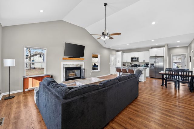 120 Melrose St, Mc Ewen, TN 37101