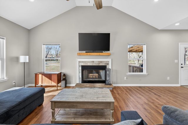 120 Melrose St, Mc Ewen, TN 37101