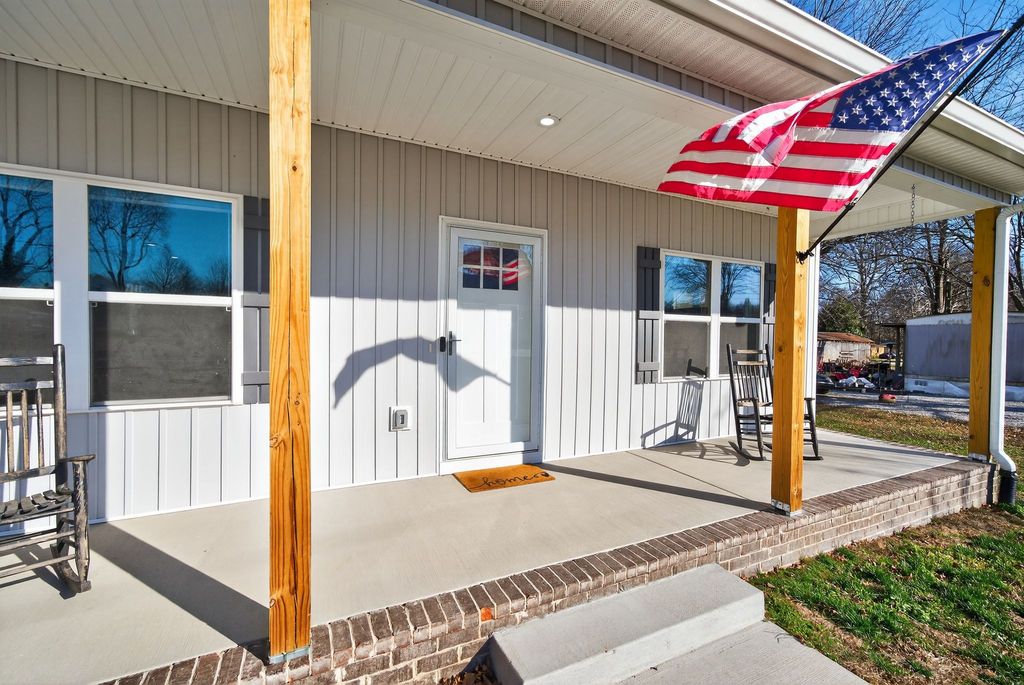 120 Melrose St, Mc Ewen, TN 37101