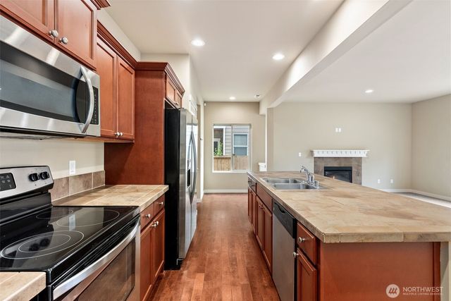 5030 35th Street E, Fife, WA 98424