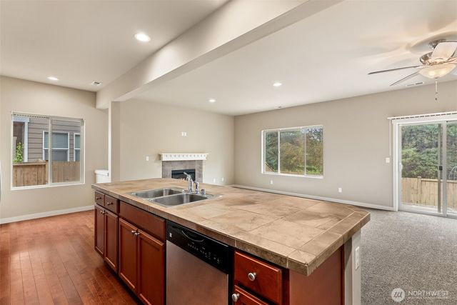 5030 35th Street E, Fife, WA 98424