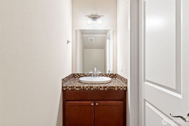 5030 35th Street E, Fife, WA 98424