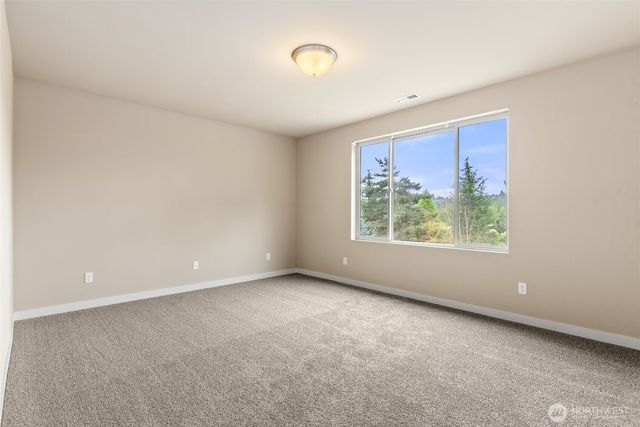 5030 35th Street E, Fife, WA 98424