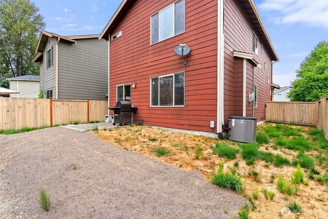 5030 35th Street E, Fife, WA 98424