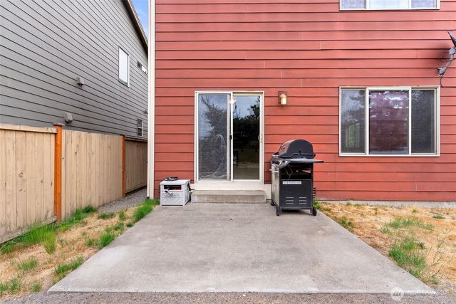 5030 35th Street E, Fife, WA 98424