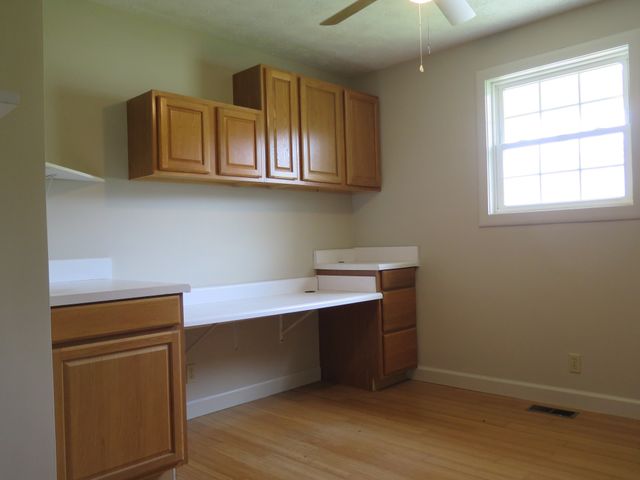 1153 Chestnut Dr, Burns, TN 37029