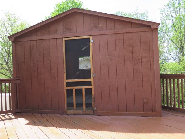 1153 Chestnut Dr, Burns, TN 37029