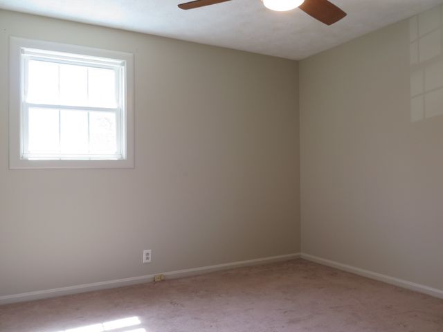 1153 Chestnut Dr, Burns, TN 37029
