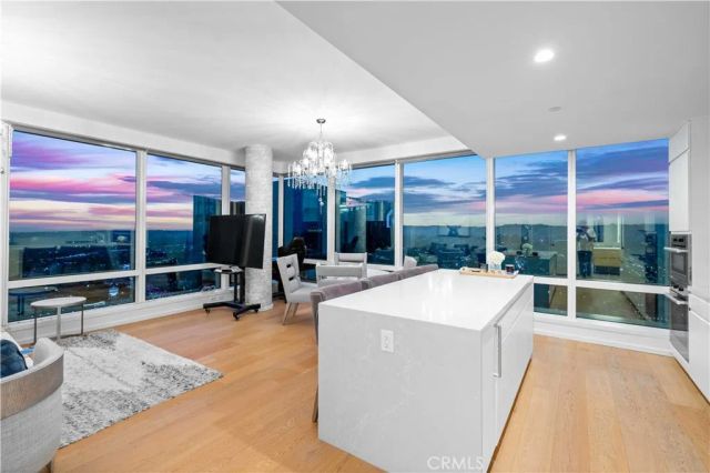 877 Francisco Street 4111, Los Angeles, CA 90017