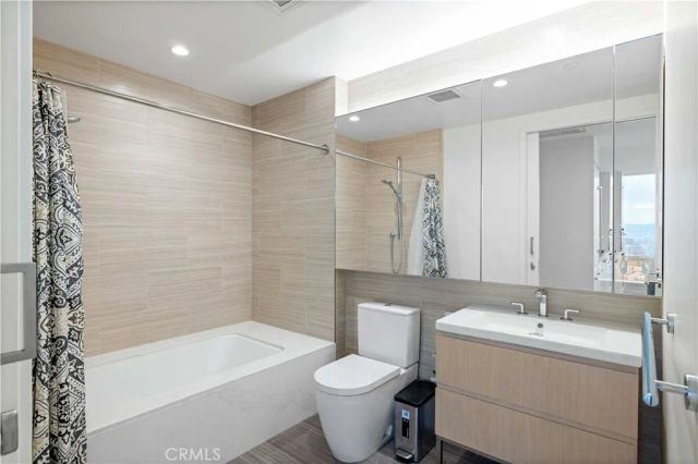 877 Francisco Street 4111, Los Angeles, CA 90017