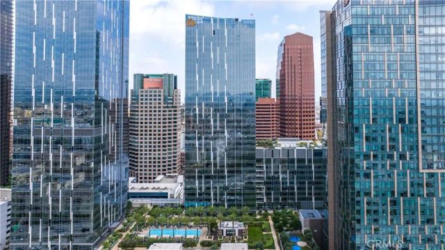 877 Francisco Street 4111, Los Angeles, CA 90017