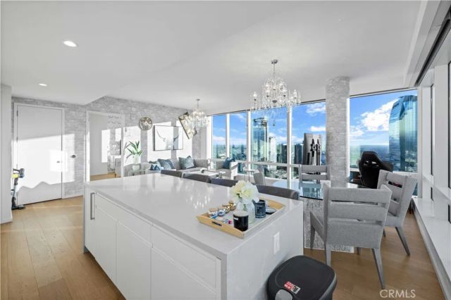 877 Francisco Street 4111, Los Angeles, CA 90017
