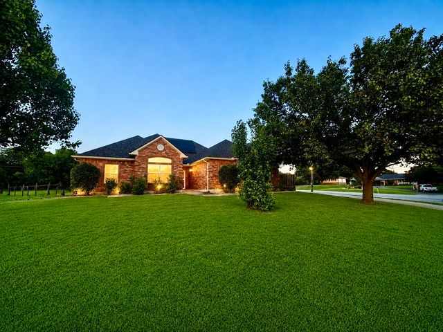 101 Arapaho W, Sherman, TX 75092