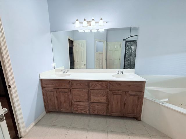 101 Arapaho W, Sherman, TX 75092