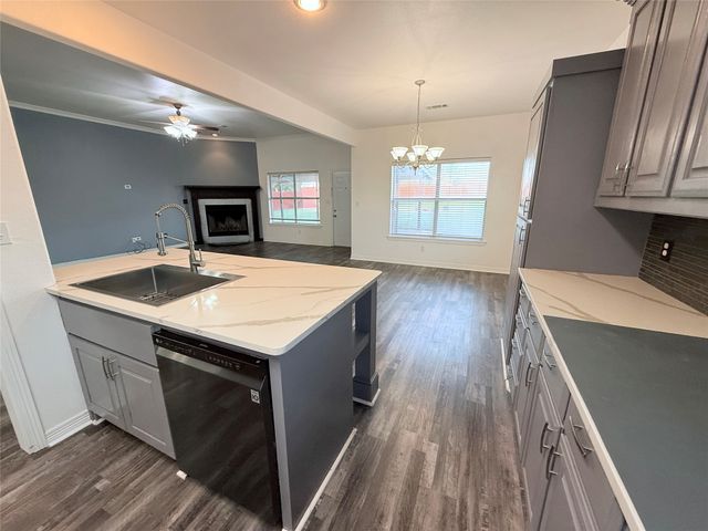 101 Arapaho W, Sherman, TX 75092