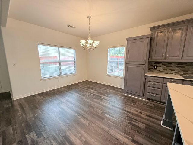 101 Arapaho W, Sherman, TX 75092