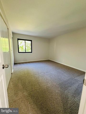 812 MEADOW WOODS, Lawrenceville, NJ 08648