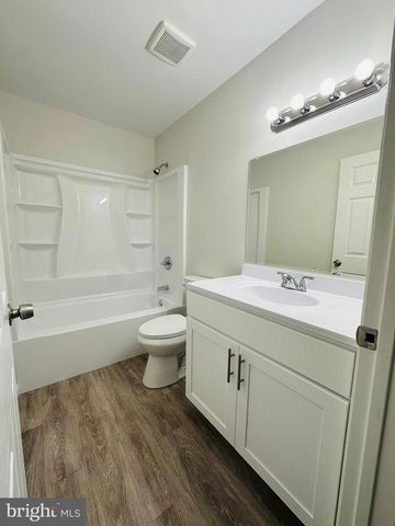 812 MEADOW WOODS, Lawrenceville, NJ 08648