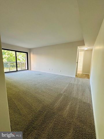 812 MEADOW WOODS, Lawrenceville, NJ 08648