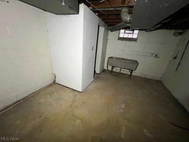 20751 Selfridge, Highland Hills, OH 44122