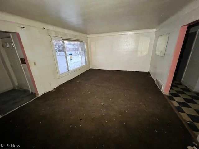 20751 Selfridge, Highland Hills, OH 44122