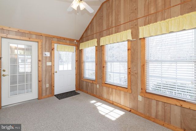 1885 ROSSER LN, Winchester, VA 22601