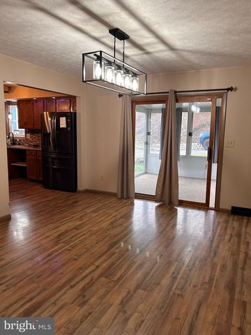 1390 OLD 220 RD, Bellefonte, PA 16823