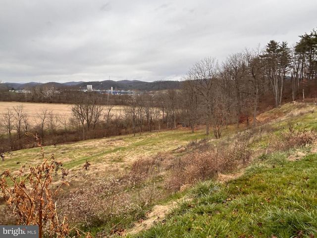 1390 OLD 220 RD, Bellefonte, PA 16823