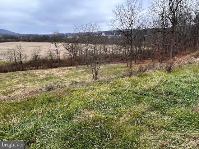 1390 OLD 220 RD, Bellefonte, PA 16823