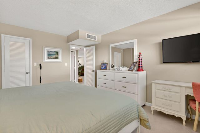 1012 N Ocean Boulevard 408, Pompano Beach, FL 33062