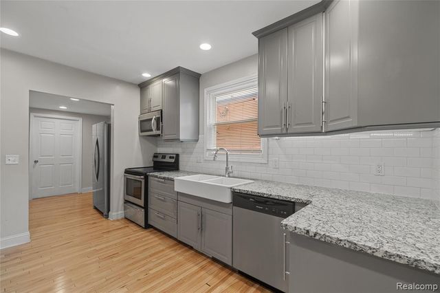 11610 Cardwell Street, Livonia, MI 48150