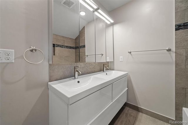 11610 Cardwell Street, Livonia, MI 48150