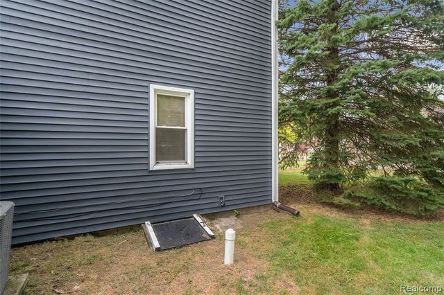 11610 Cardwell Street, Livonia, MI 48150
