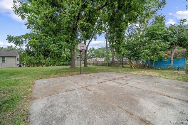 11610 Cardwell Street, Livonia, MI 48150