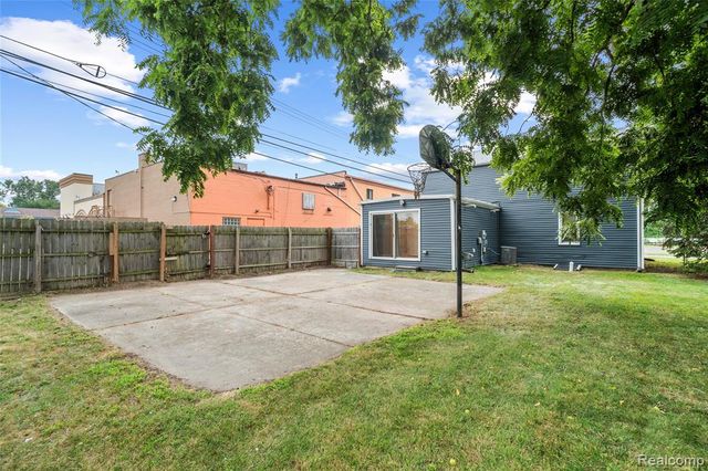 11610 Cardwell Street, Livonia, MI 48150
