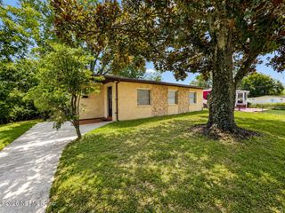 10415 BRIARCLIFF Road E, Jacksonville, FL 32218