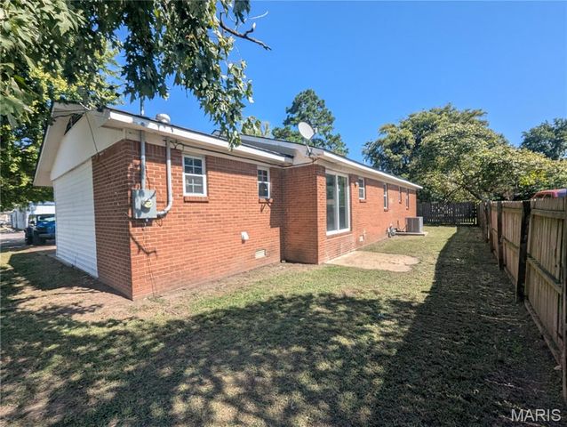 301 E Jackson, Hayti, MO 63851