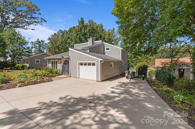 21208 Rio Oro Drive, Cornelius, NC 28031