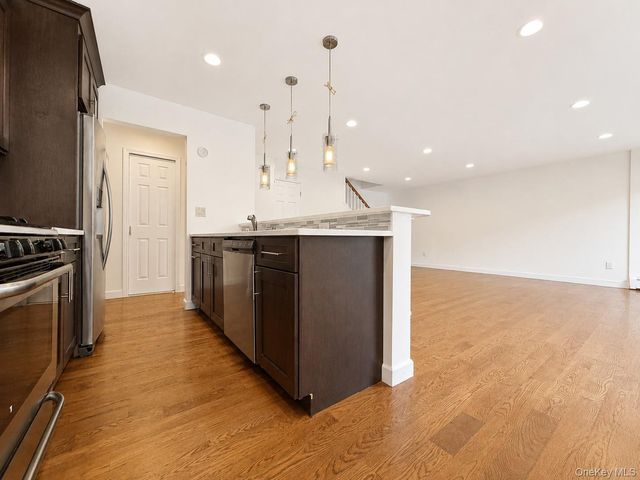 330 Central Park Avenue F8, Scarsdale, NY 10583