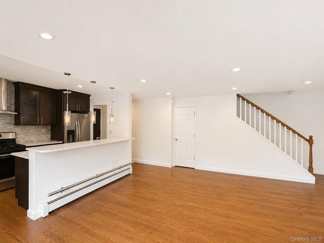 330 Central Park Avenue F8, Scarsdale, NY 10583